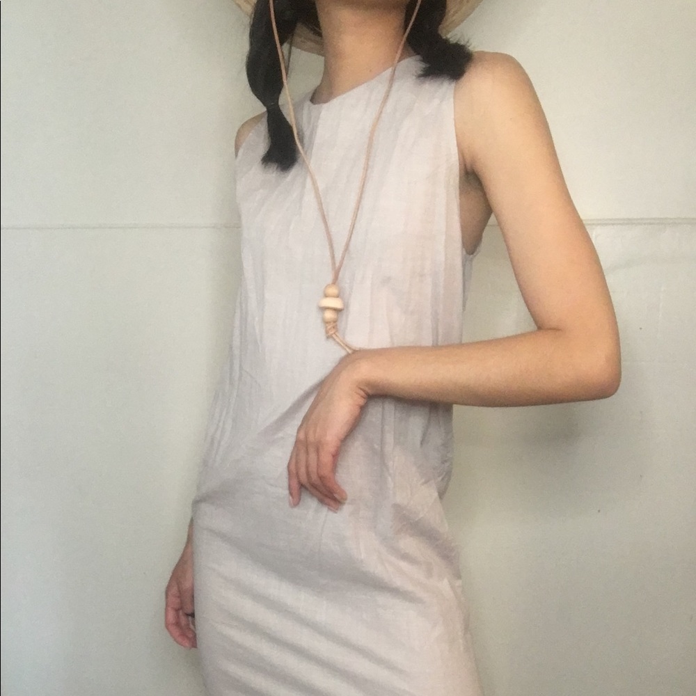 Gray sleeve less midi dress